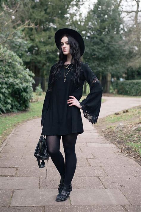 Stylish Witch Ensembles for a Spellbinding Night Out